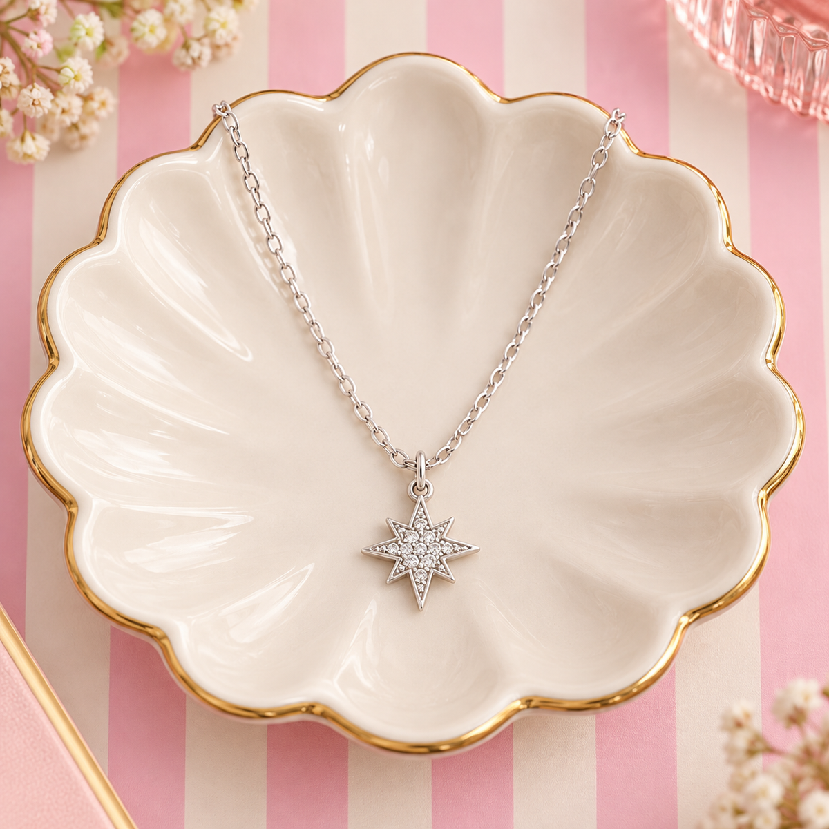✨ Silver Star Pendant Necklace ✨