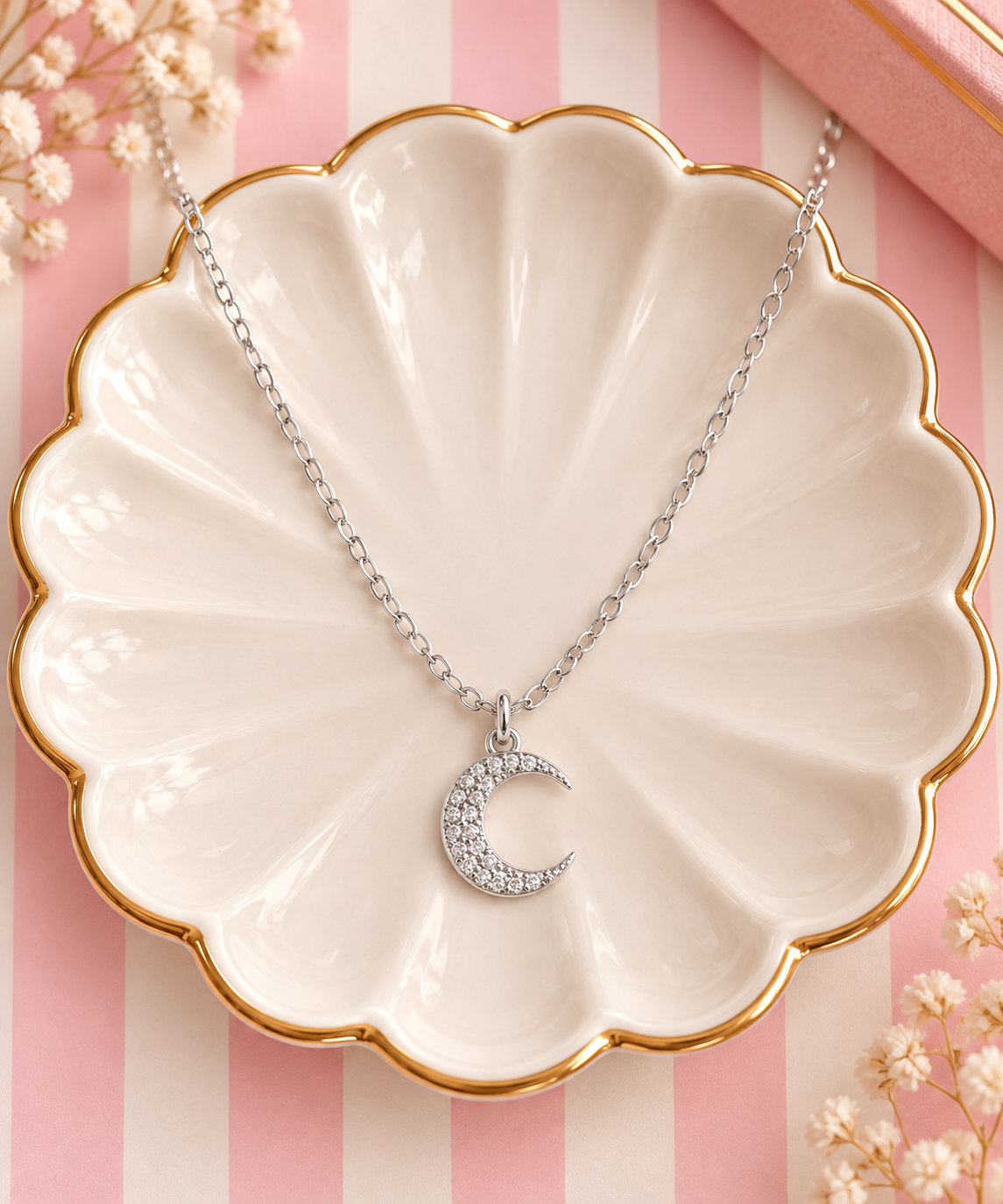 ✨ Silver Moon Pendant Necklace ✨